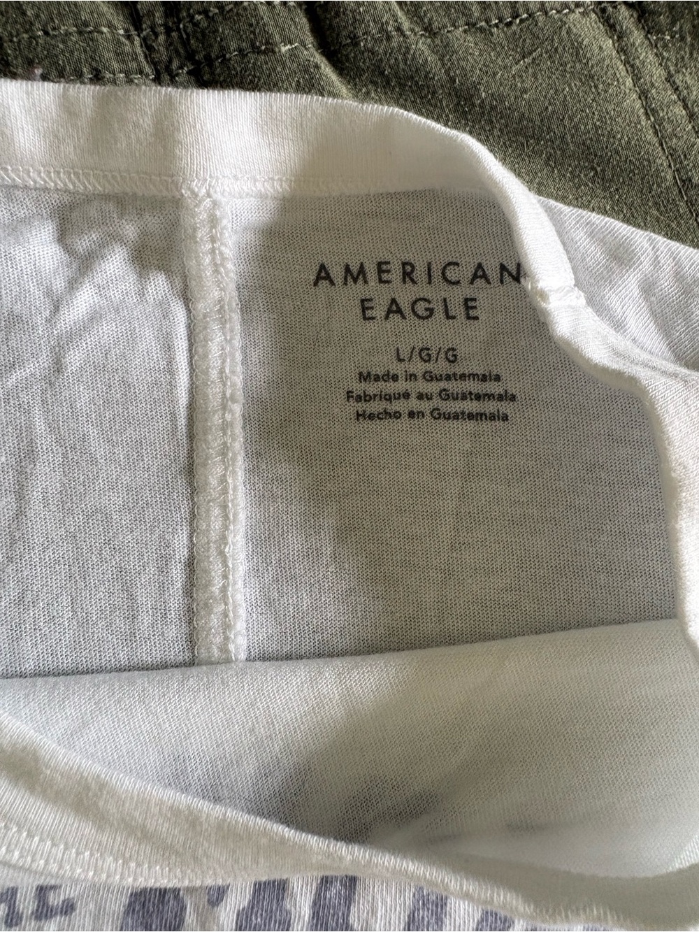 American Eagle Outfitters White Tee with Gray Boot Diner Graphic - Picture 2 of 2